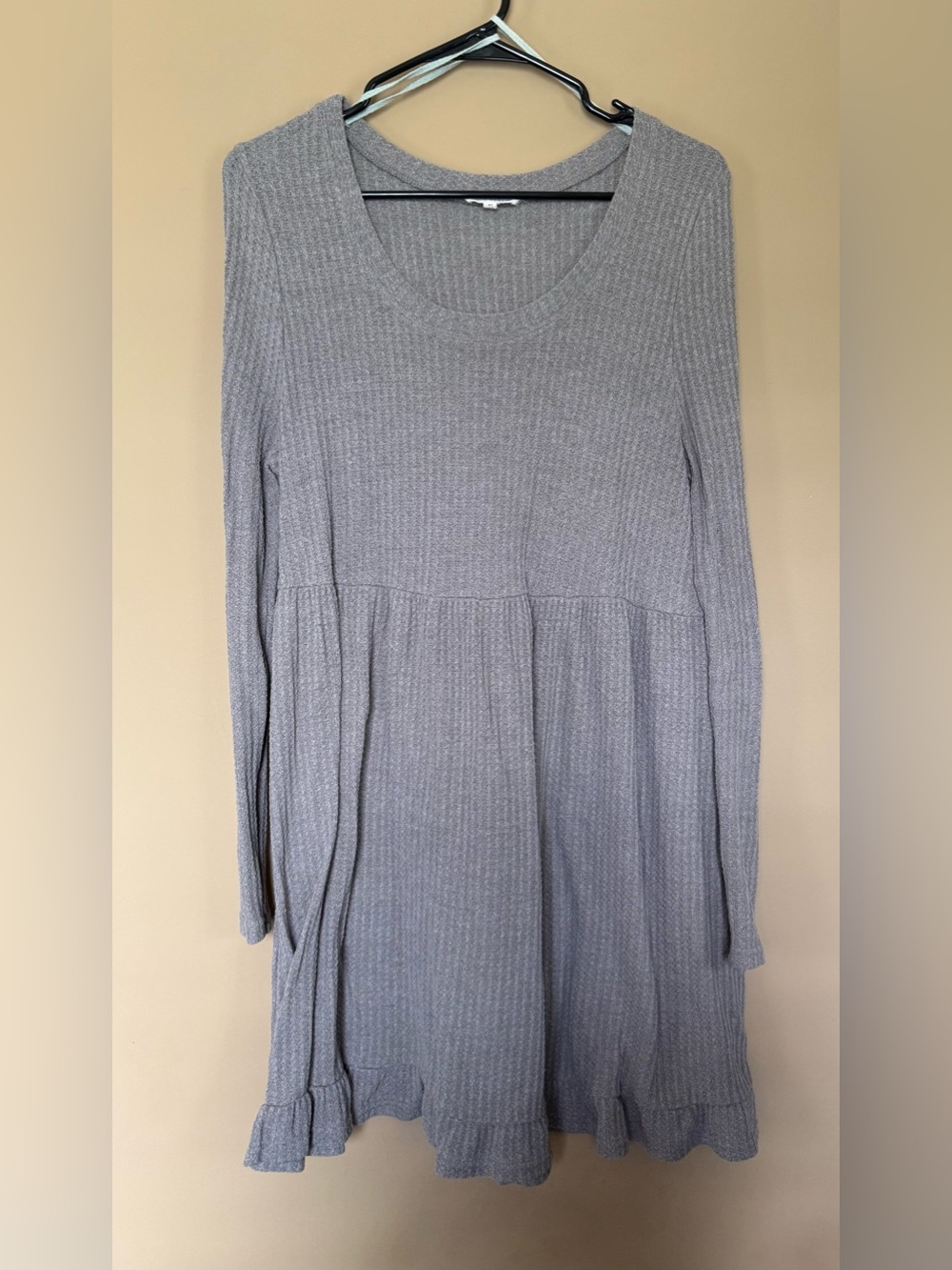 easel Long Sleeve Ribbed Knit Dress in Light Gray